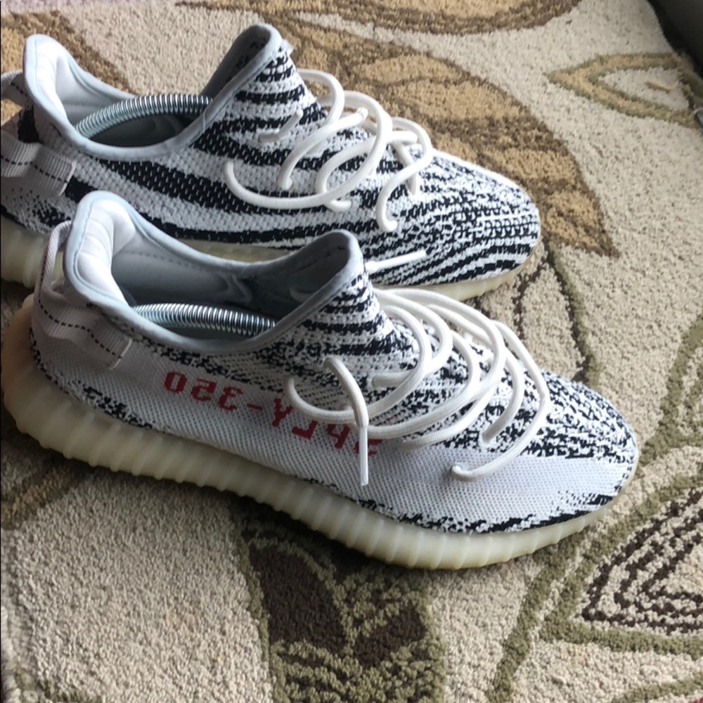 Yeezy 350 v2 zebra first batch